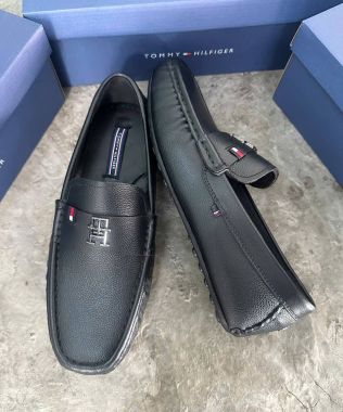 Tommy Hillfer Mọi Nam Quốc Dân